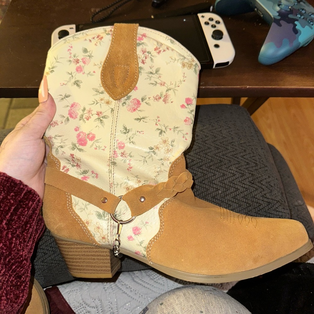 Floral Cowgirl Boots